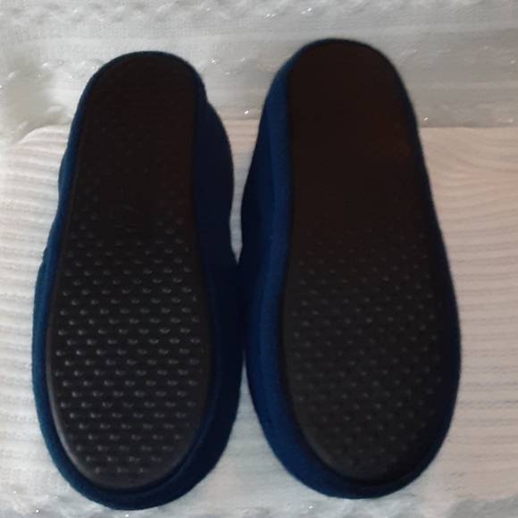 Blue Fleece Fleece Slippers NWT - Picture 3 of 4
